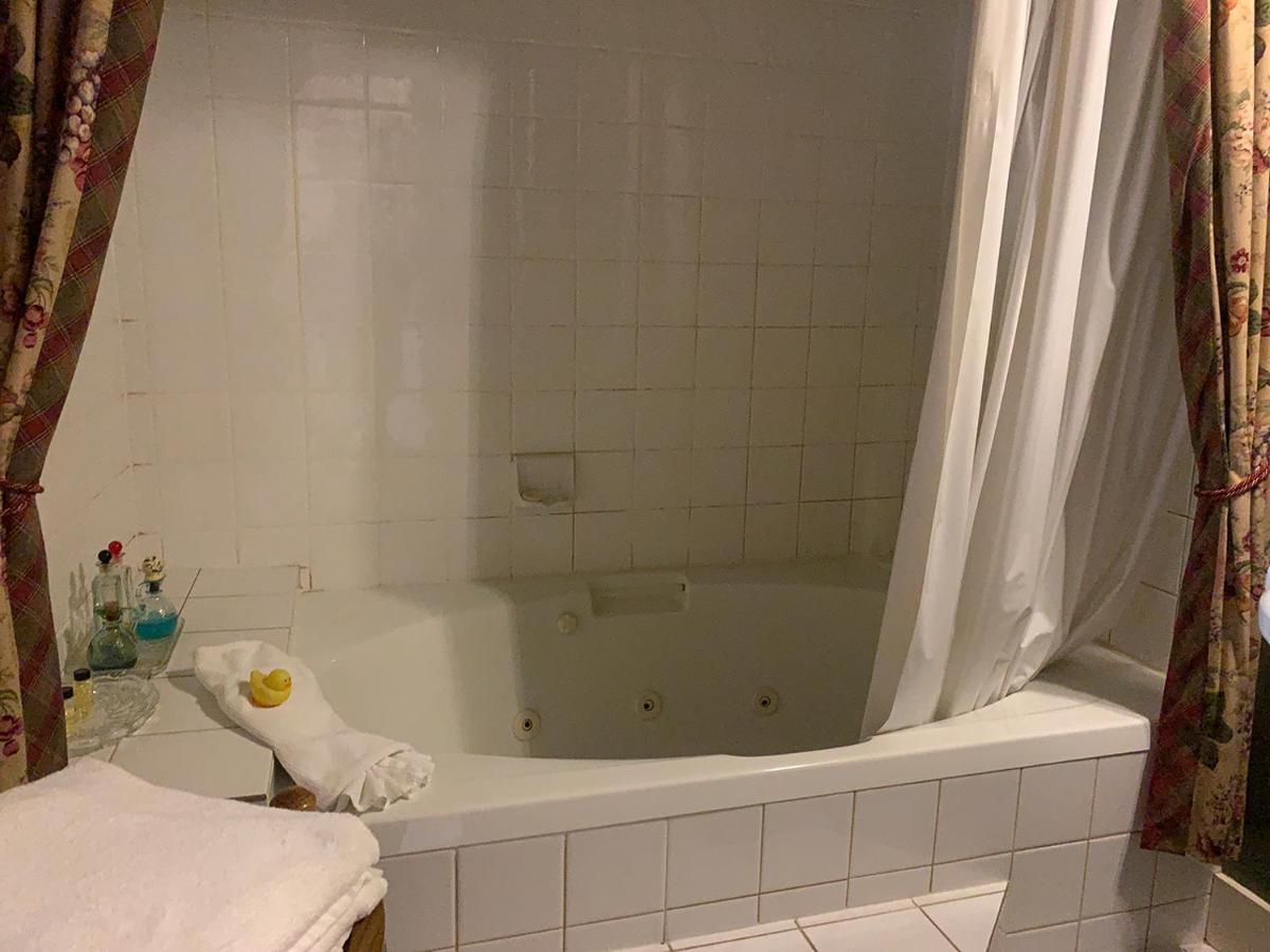ויקטוריה Haterleigh Heritage Inn מראה חיצוני תמונה