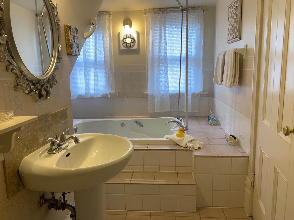 ויקטוריה Haterleigh Heritage Inn מראה חיצוני תמונה