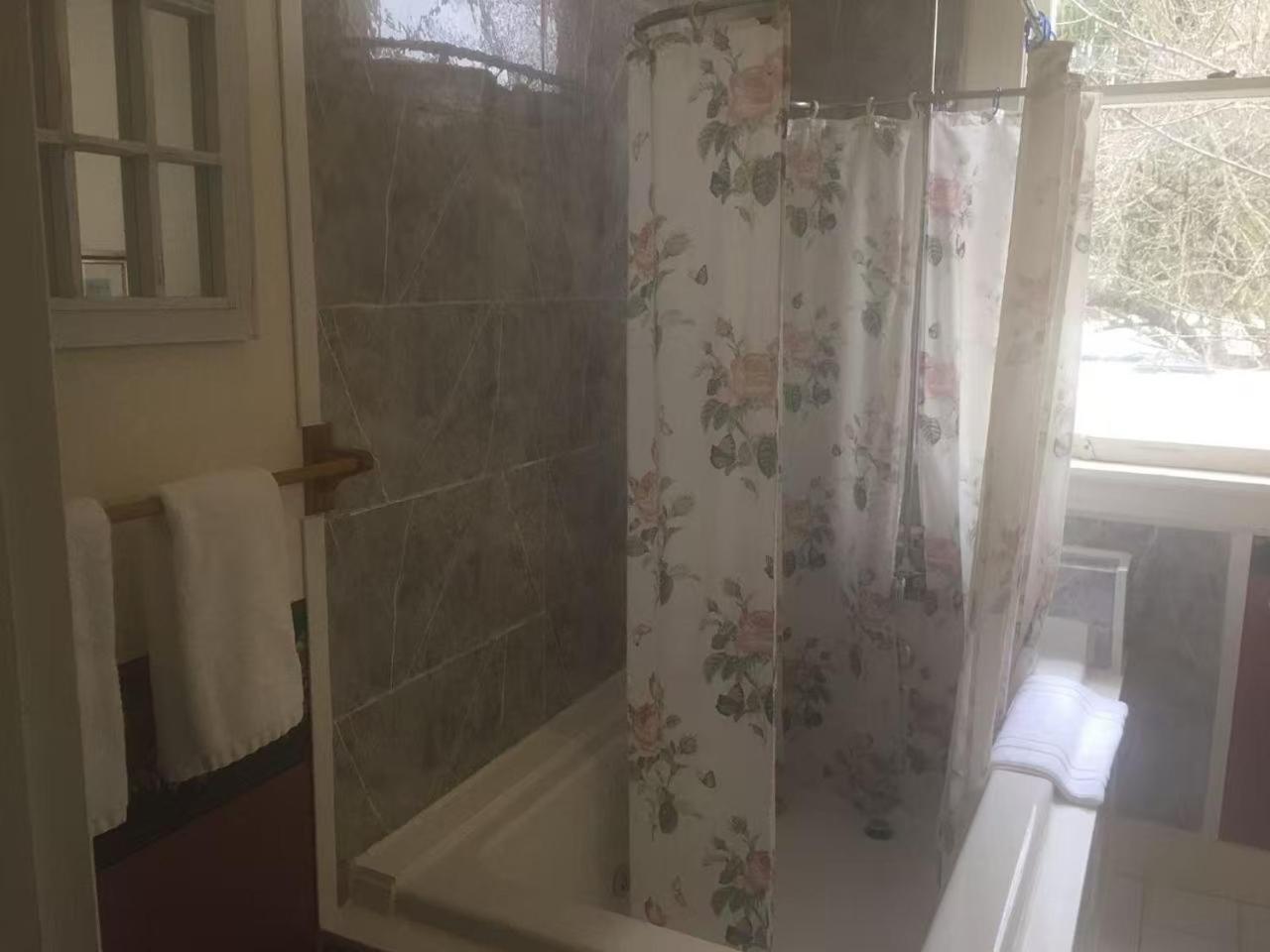 ויקטוריה Haterleigh Heritage Inn מראה חיצוני תמונה