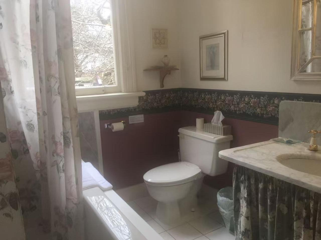 ויקטוריה Haterleigh Heritage Inn מראה חיצוני תמונה