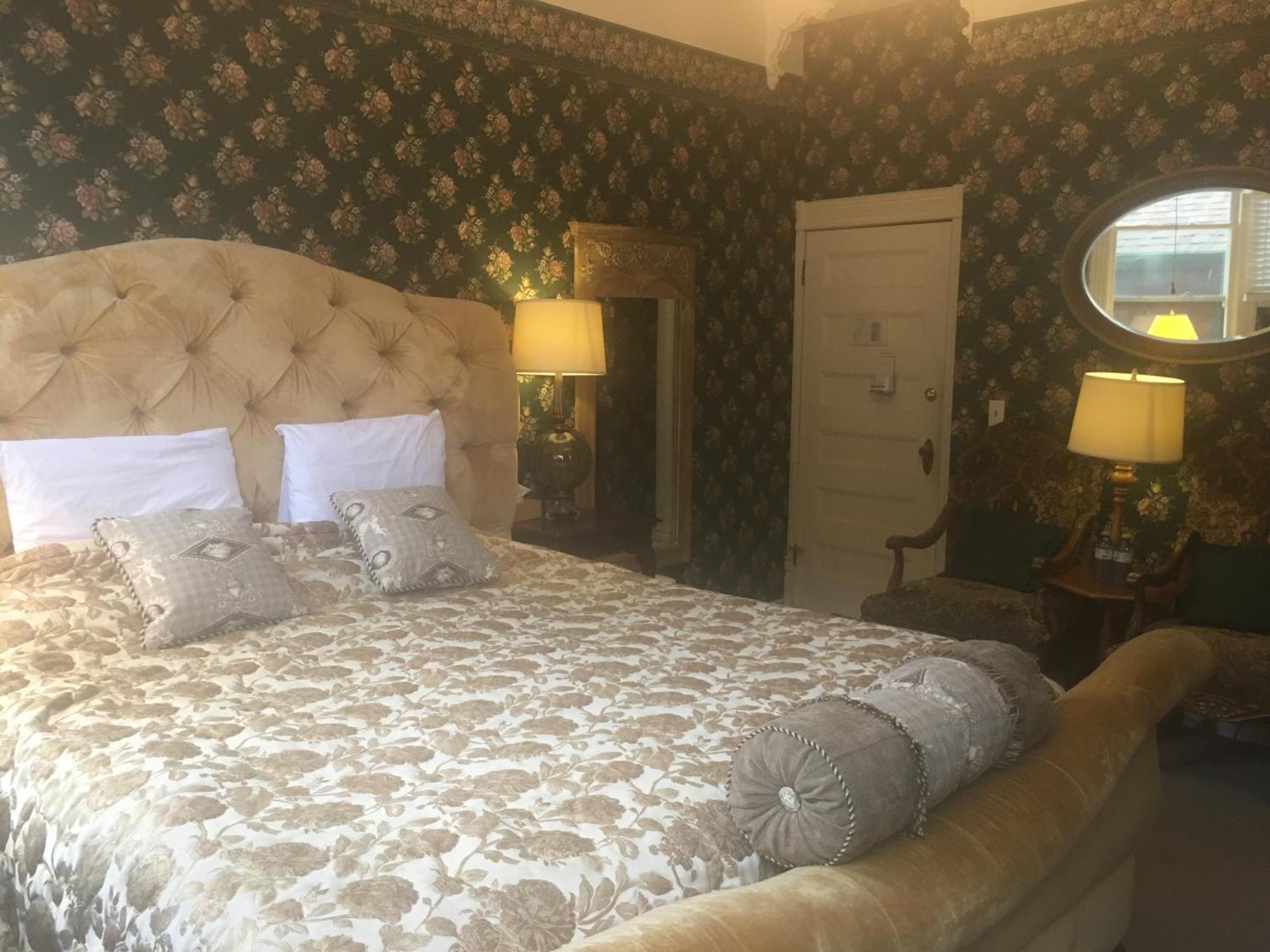 ויקטוריה Haterleigh Heritage Inn מראה חיצוני תמונה