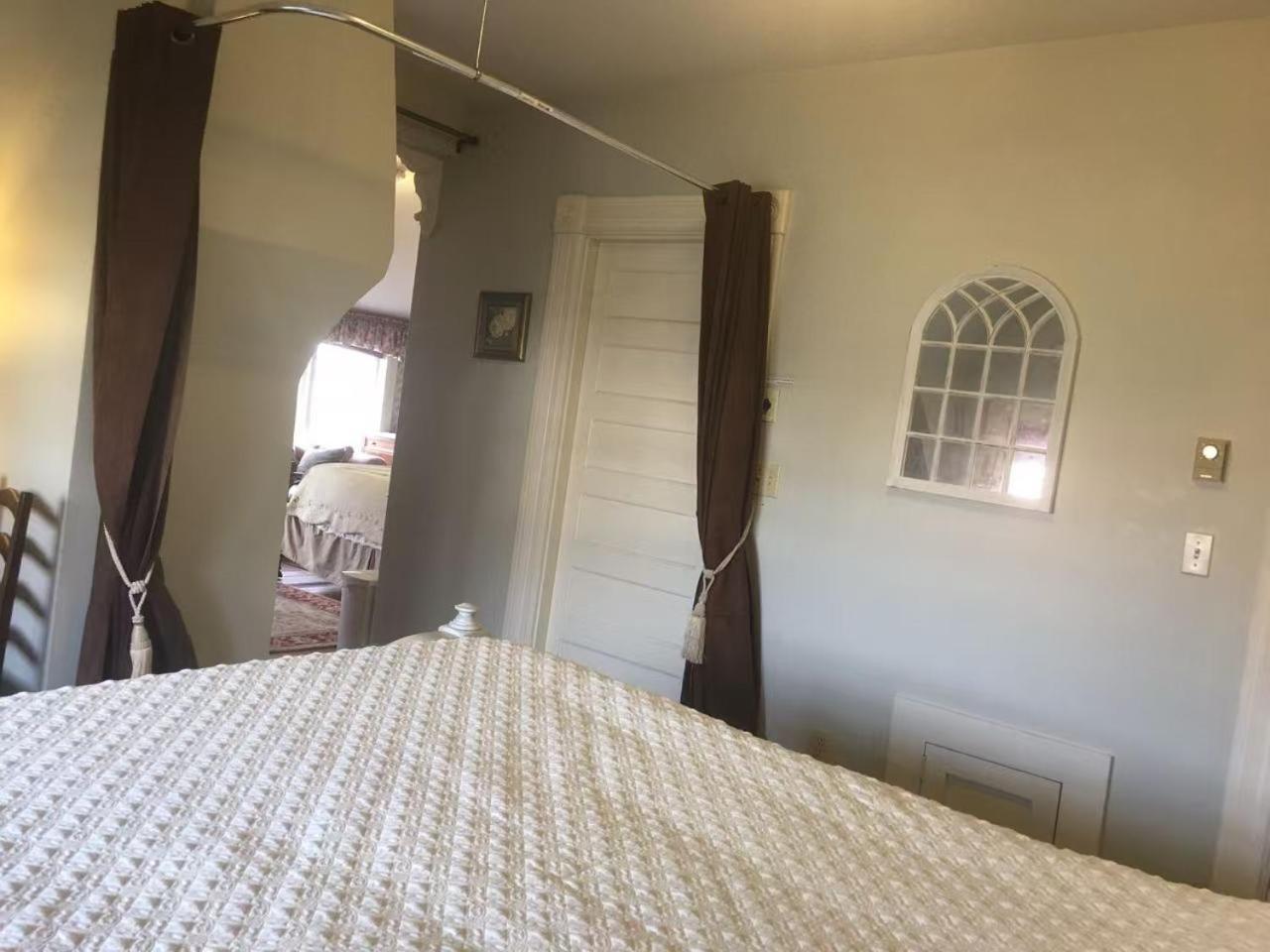 ויקטוריה Haterleigh Heritage Inn מראה חיצוני תמונה