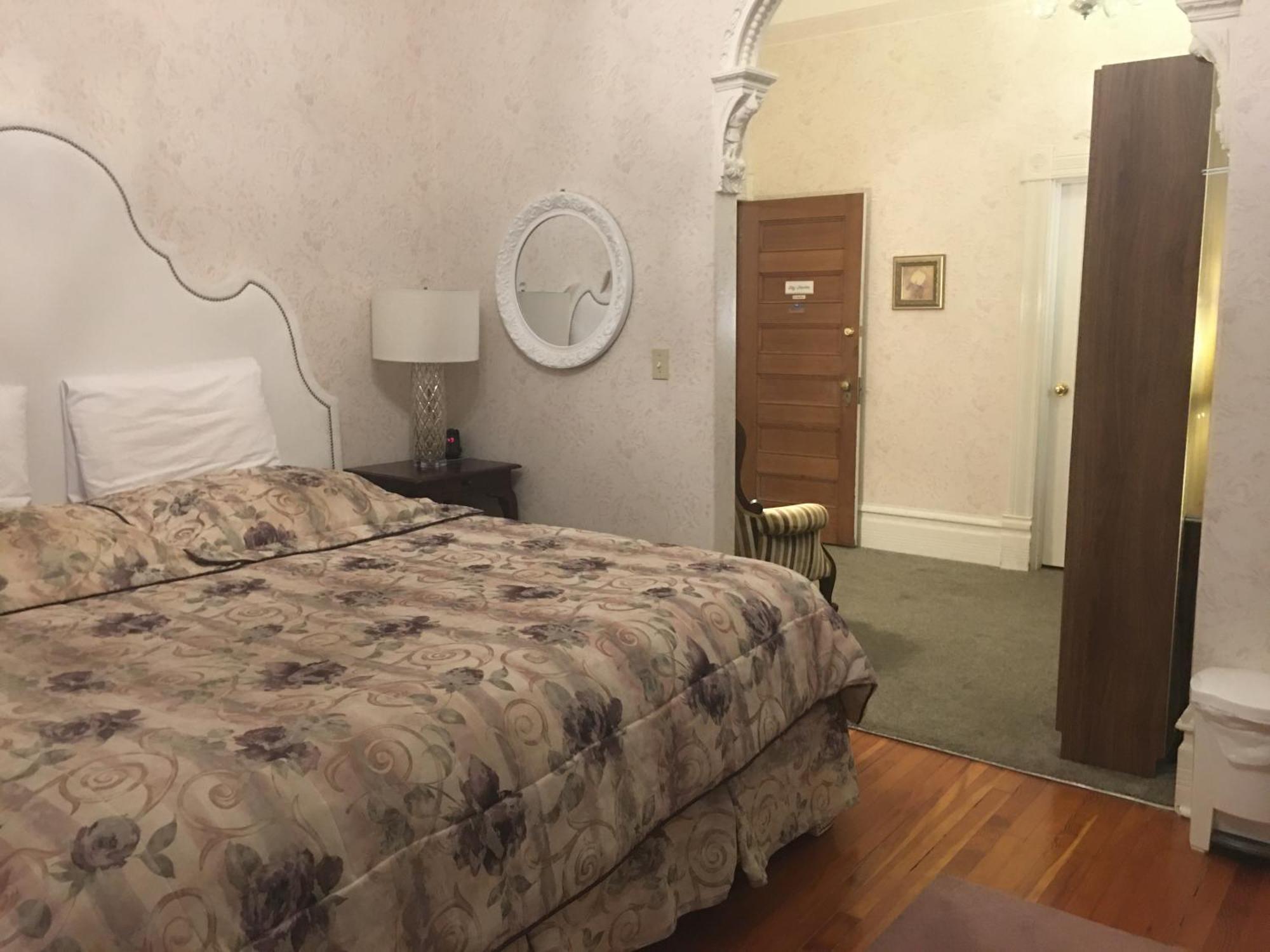 ויקטוריה Haterleigh Heritage Inn מראה חיצוני תמונה