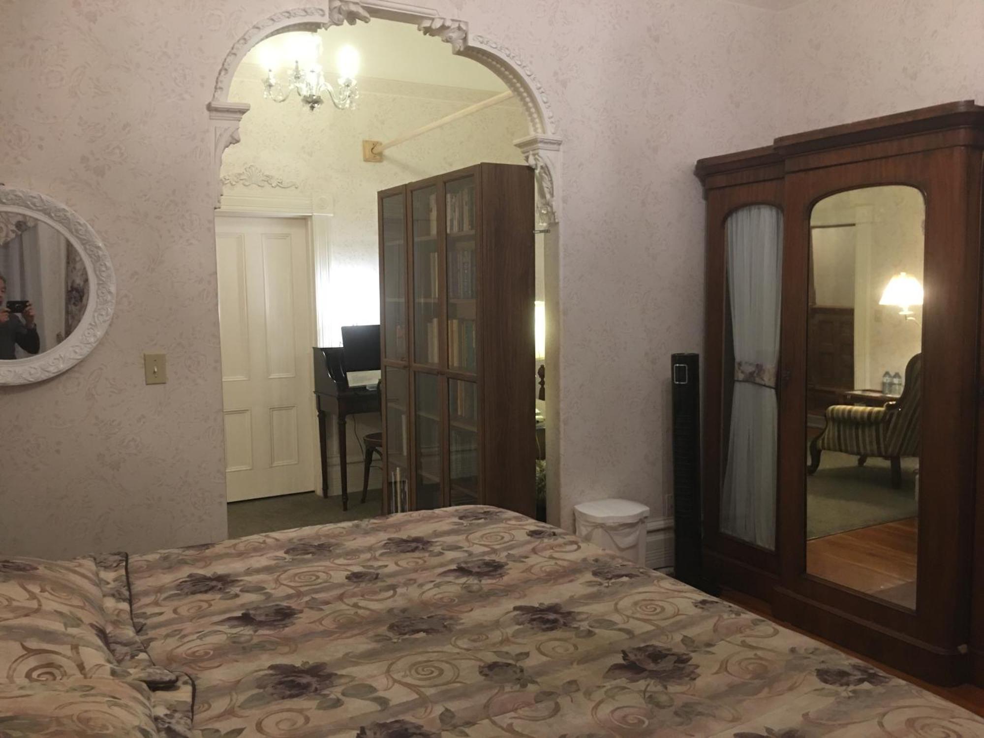 ויקטוריה Haterleigh Heritage Inn מראה חיצוני תמונה